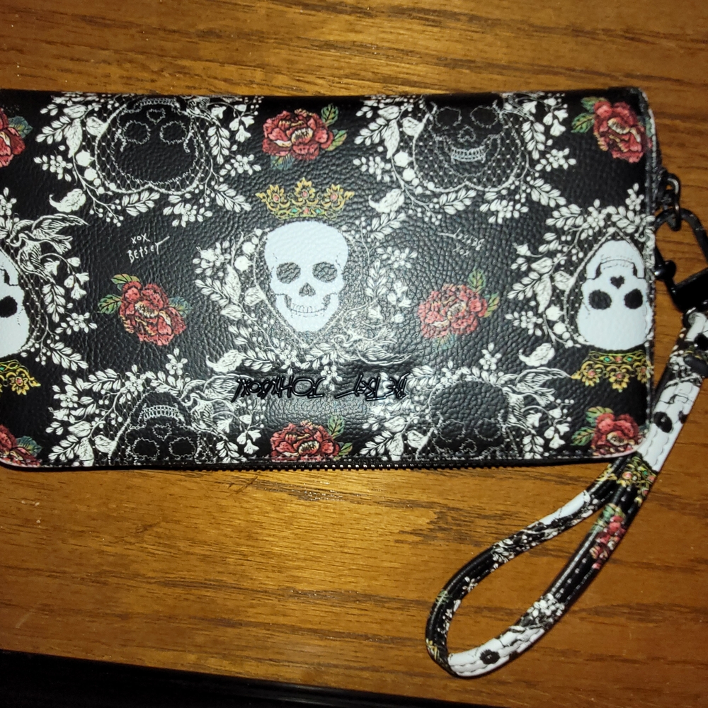 Betsy Johnson Skull Large Wallet